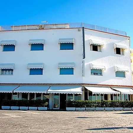 Excelsior Hotel 3*
