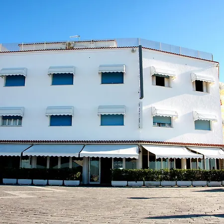 Excelsior Hotel 3*